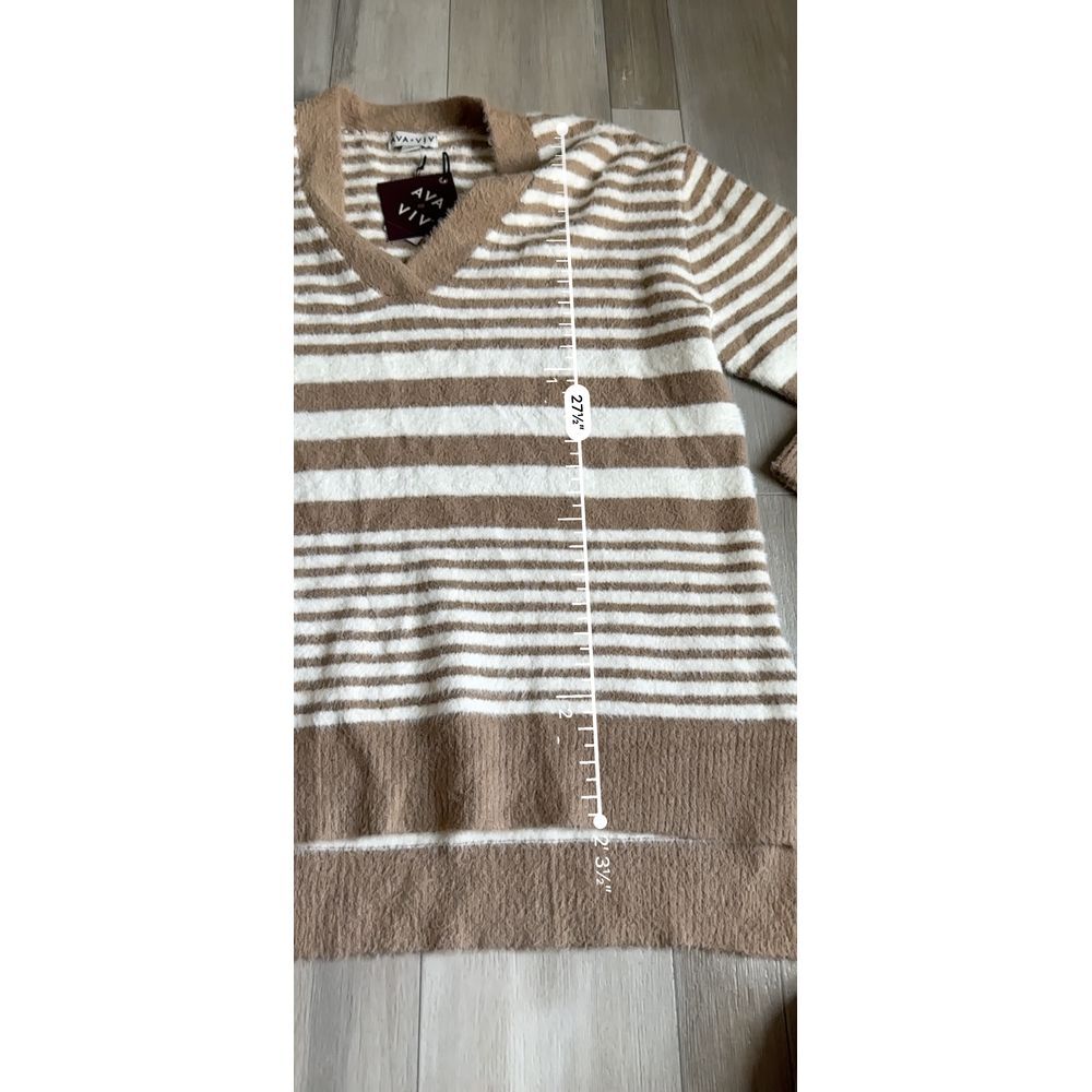 NWT Ava & Viv Sweater Plus Size Womens XXL Tan Stripe Soft VNeck Pullover - Picture 4 of 7